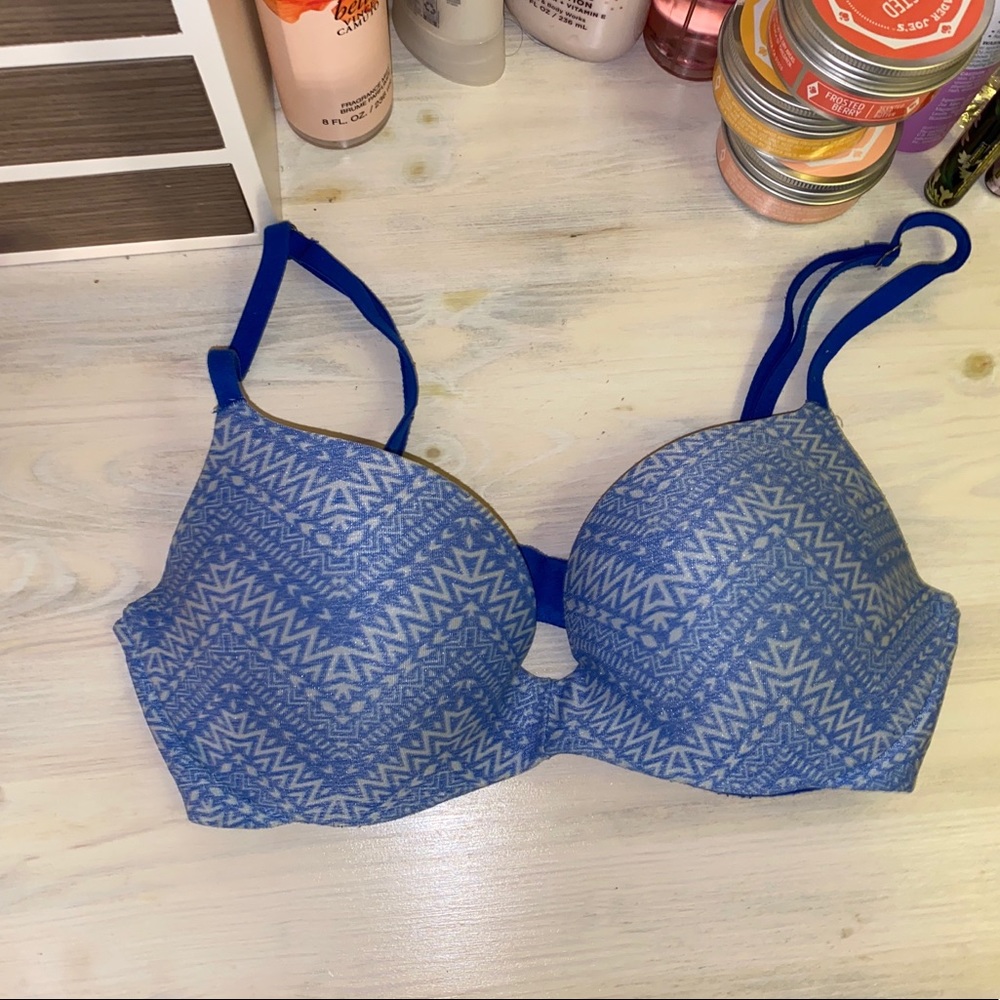 32 C victoria’s secret PINK push-up bra